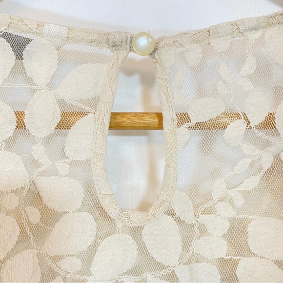 Lauren Conrad cream lace dress, Size 2 - Picture 3 of 12